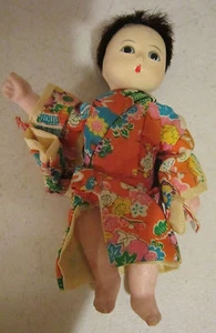 Vintage 6" gofin-composition oriental baby in kimono - glass eyes -  clean EC - Picture 1 of 7