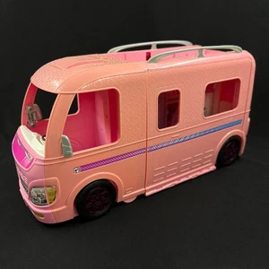 Casa rodante Barbie Dream Camper 2016 autocaravana rosa furgoneta camping juego incompleto - Imagen 1 de 13