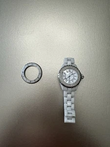 CHANEL J12 33MM WHITE CERAMIC GENUINE DIAMOND BEZEL QUARTZ - Picture 1 of 7