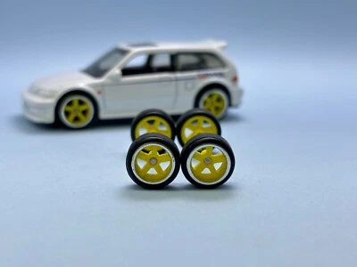R241 Hotwheels 1/64 Real 骑手 # 5 Spoke Modern Yellow 10 毫米,长橡胶车轮 — 第 1/3 张图片