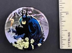 Batman DC Comics-75th Anniversary Button 2010. Batman With Skulls. Rare. Mint - Picture 1 of 2