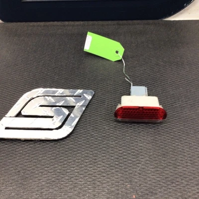 Volkswagen Golf 2004 4 puertas - pasajero derecho luz de cortesía delantera Foto 1 de 4