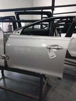 Conjunto de puerta delantera izquierda usado se adapta a: Hyundai Azera 2016 eléctrico delantero izquierdo Foto 1 de 4