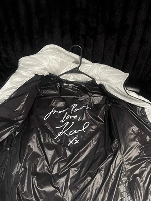 Chaqueta Abrigo Karl Lagerfeld Paris Mujer Puffer Negra Con Capucha Cremallera Talla S Foto 1 de 4