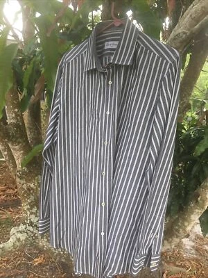 ROBERT GRAHAM MEN'S  STRIPE  WHITE /BLACK / COLLAR PLAID ; SIZE 42/16.5 - Image 1 of 4