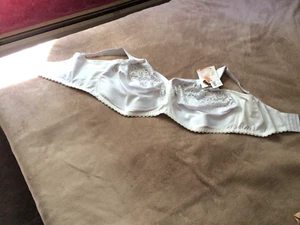 Glamorise 54H White Magic Lift Cotton Soft Cup Support Bra #1001 NWT - Picture 1 of 8