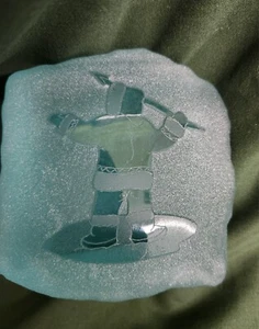 20th Century Siku Inuit Eskimo from Canada Etched Signed Glass Sculpture - Picture 1 of 7