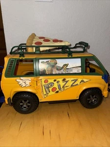 Teenage Mutant Ninja Turtles: Mutant Mayhem Pizza Fire Delivery Van - Picture 1 of 12