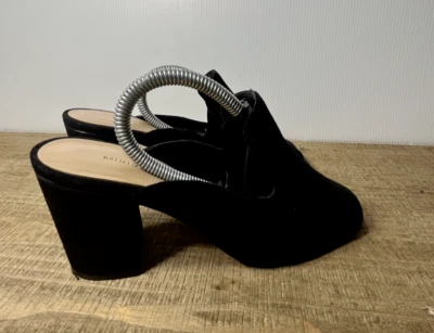 Sandalias sin cordones Banana Republic con plataforma de gamuza negra talla 8,5 M para mujer Foto 1 de 4