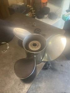 MICHIGAN RAPTURE SST 013068 PROPELLER 14 1/4" X 19R Evinrude 150hp - Picture 1 of 15