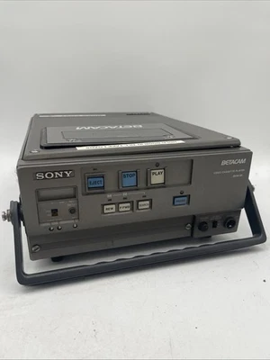 Vintage Sony Betacam Video Cassette Player - BVW-21 Powers Tested Only - Bild 1 von 4