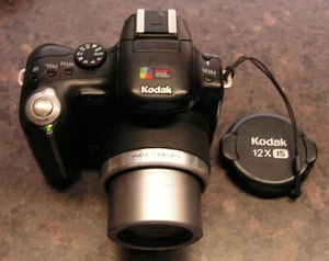 KODAK EASYSHARE P850 DIGITAL CAMERA + BATTERY - 5.1MP 12X SD - Fully Working - Picture 1 of 4
