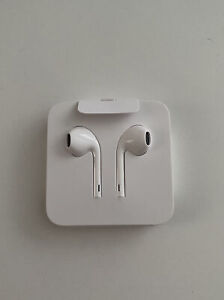 New ListingApple EarPods with Lightning Connector In Ear Canal Headset - White