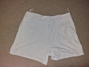 Ladies Dorothy Perkins Smart Shorts Size Uk 16 - Picture 1 of 3