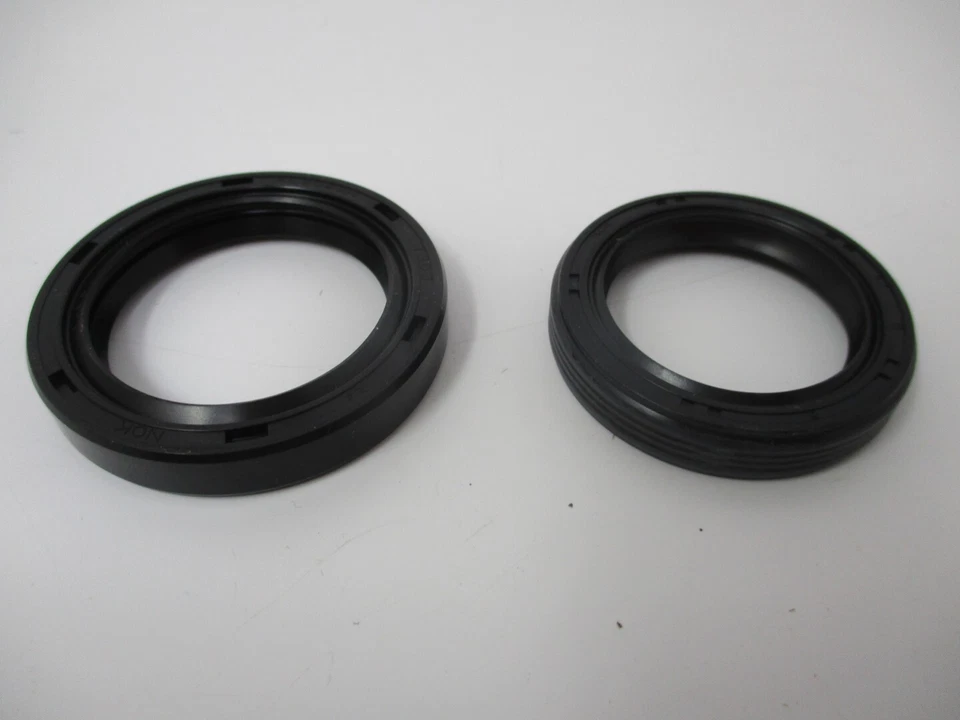 Genuine Briggs & Stratton 805049S & 805101S Oil Seal 294440 295442 295446 - Image 1 of 4