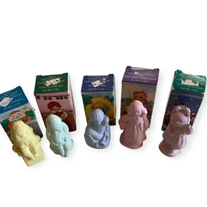 Nuevo en Caja Lote De Colección de 5 Jabones Avon Madre Ganso Infantil Rima Invitados - Imagen 1 de 5