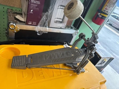 DRUM PEDAL MUSICAL INSTRUMENTS TAMA; BASS DRUM PEDAL CHAIN DRIVEN *** (58509-12) - Image 1 of 2