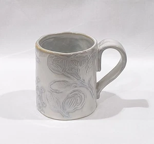 Taza de café Anthropologie Homegrown gris azul floral - Imagen 1 de 8