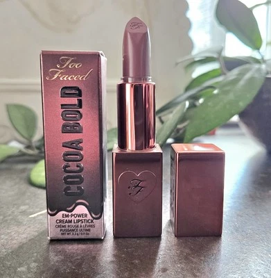 Lápiz labial en crema Too Faced CHOCOLATE CHIP Cocoa Bold Em-Power ¡NUEVO EN CAJA! Precio de venta sugerido por el fabricante $29 Foto 1 de 2