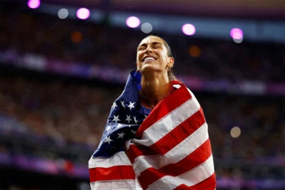 瓦拉里·奥尔曼美国获胜迪斯科斯扔 2024 年夏季游戏体育 - 海报 20"x 30" — 第 1/3 张图片