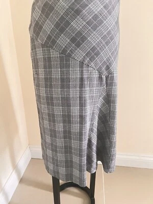 WOMENS Checked grey Black White Pink SKIRT Size 10 Office Work autumn  smart  - Image 1 of 4