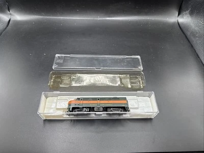 LIFE LIKE N SCALE 7918 " GREAT NORTHERN FA-2 DIESEL READ  F.49 - Image 1 of 4