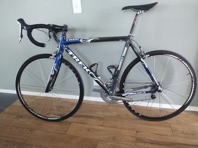 Новый из старых запасов 2006 Trek Madone SSLX Discovery Велосипед плюс дополнительные принадлежности.  - Изображение 1 из 4