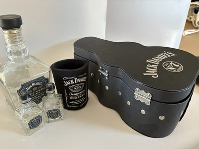 JACK DANIELS DANIEL'S - LIMITED EDITION GUITAR BOTTLE CASE JD - GIFT BOX & EXTRA - Image 1 of 4