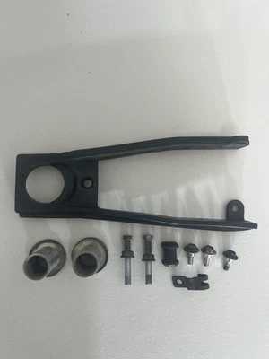 06 07 2006 2007 Suzuki GSXR 600 750 guía de cadena trasera basculante deslizante OEM Foto 1 de 4