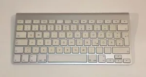Apple Wireless Bluetooth Keyboard Tastatur defekt - QWERTZ - Bild 1 von 2