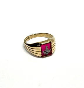 VTG Masonic Freemason Ring 10K Yellow Gold w/ Ruby Color Stone - Mens Size 11 - Picture 1 of 4
