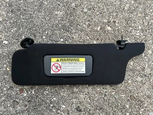 OEM 1994 - 1998 Ford Mustang Sun Visor Driver Side Left, Coupe, Black SN95 - Foto 1 di 4