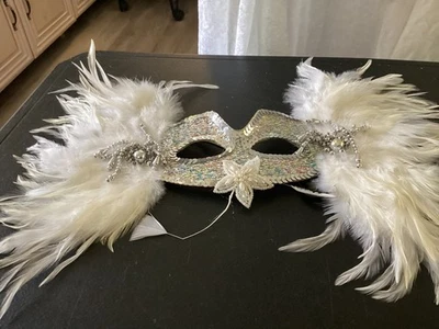 Disfraz de Halloween Blanco Vestido Transparente y Máscara Facial Pluma Plateada Foto 1 de 4