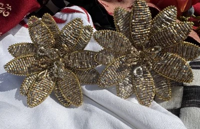 Juego de 2 servilletas de flores doradas Mackenzie Childs - con cuentas - retirado Foto 1 de 4