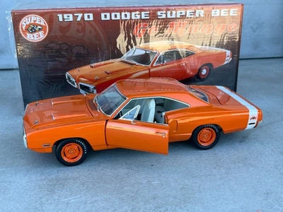 1/18 GMP 1970 DODGE SUPER BEE GO MANGO ORANGE ROLL UP & DOWN WINDOWS CLEAN - Image 1 of 4