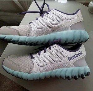 REEBOK running shoes women's size 7.5 youth size 6..new..never worn - Picture 1 of 5