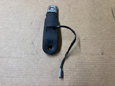 Cinturón de seguridad delantero receptor 90-93 Ford Mustang negro cinturones de seguridad laterales OEM Foto 1 de 4