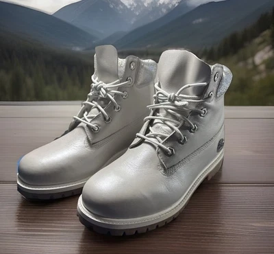 Botas para mujer Timberland 6" cuello metálico premium plateadas talla 6,5 CERO DRAG Foto 1 de 4