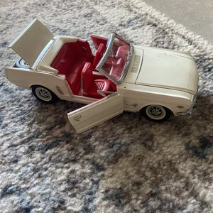 Mira 1964 1/2 Cream Ford Mustang Convertible 1:18 Scale Diecast Model As Is - Picture 1 of 17
