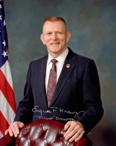 FOTO 8X10 FIRMADA POR EUGENE GENE KRANZ DIRECTOR DE VUELO APOLLO NASA RARA BECKETT BAS - Imagen 1 de 2
