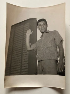 BELLA INUSUALE FOTO ORIGINALE D'AGENZIA (FARABOLA) FRANKIE AVALON 1962 PIRELLONE - Imagen 1 de 1