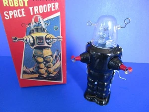 Vintage Robot Space Trooper Collectable Wind Up Tin Toy - Picture 1 of 7