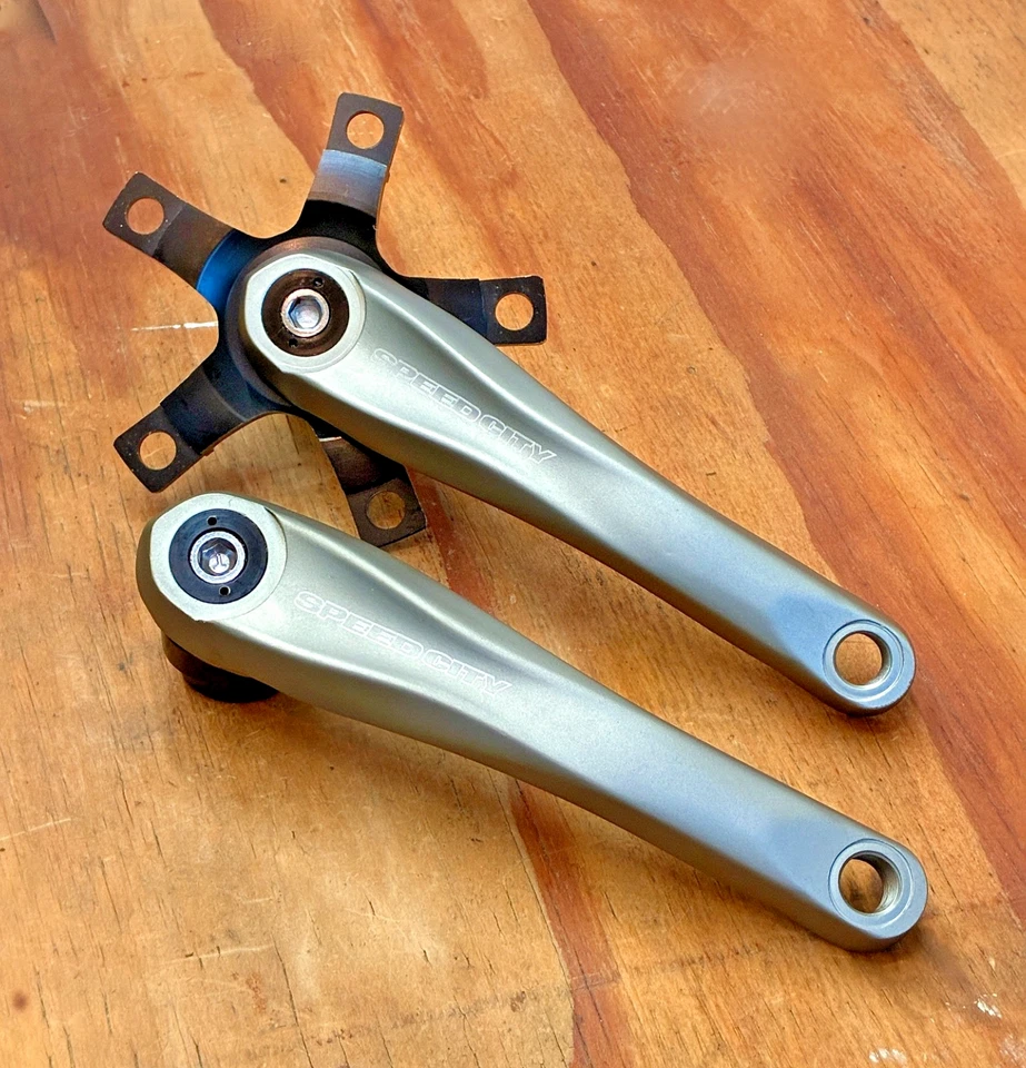 Nuevo juego de bielas Stronglight Speed City 110 BCD - FSA Isis BB Std - Road Dbl - 170 mm Foto 1 de 1