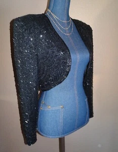 Laurence Kazar schwarz verziert Crop Shrug Bolero gefüttert offen Seide Jacke Gr. PM - Bild 1 von 5