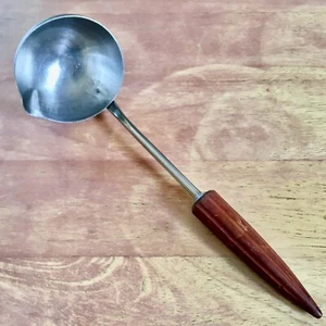 VTG ANDROCK Stainless Steel 10” Ladle w Pour Spout BAKELITE Brown BULLET HANDLE - Picture 1 of 10