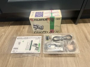 FUJIFILM FinePix A330 Digital Camera BRAND NEW - SEALED CONTENTS - RARE - 3.2mp - Picture 1 of 8