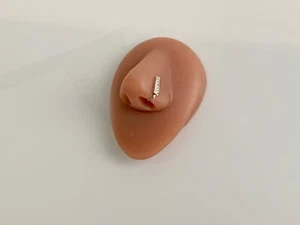 Simple Diagonal Crystal Minimal Bar Nose Ring Clip Clip On Non Piercing Jewelry - Picture 1 of 4