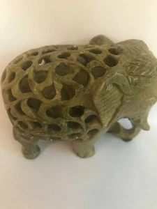 Handgeschnitzter Seifenstein Mutter Elefant mit Baby Kalb im Bauch Made in India - Bild 1 von 5