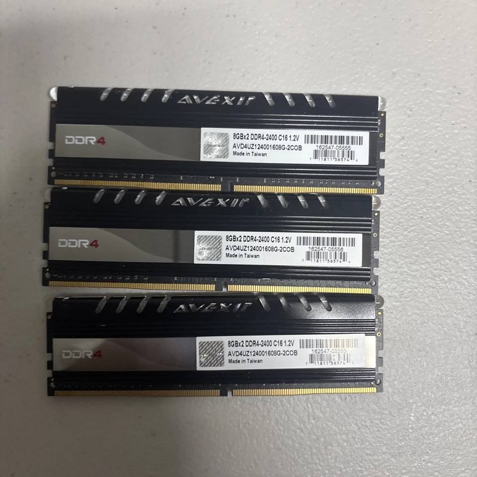 SET OF 3—AVEXIR DDR4 4GB Avd4uz120001608g-2cob - Image 1 of 1