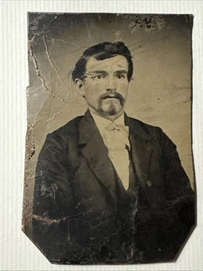Hübscher Mann SEELENAUFNÄHER Schnurrbart Bart handgetönt antik 1870er Farbfoto - Bild 1 von 10